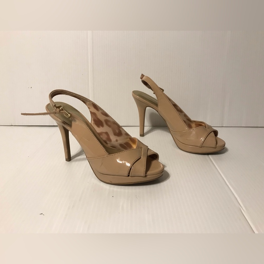 Christian Siriano beige patent heel ankle strap size 6